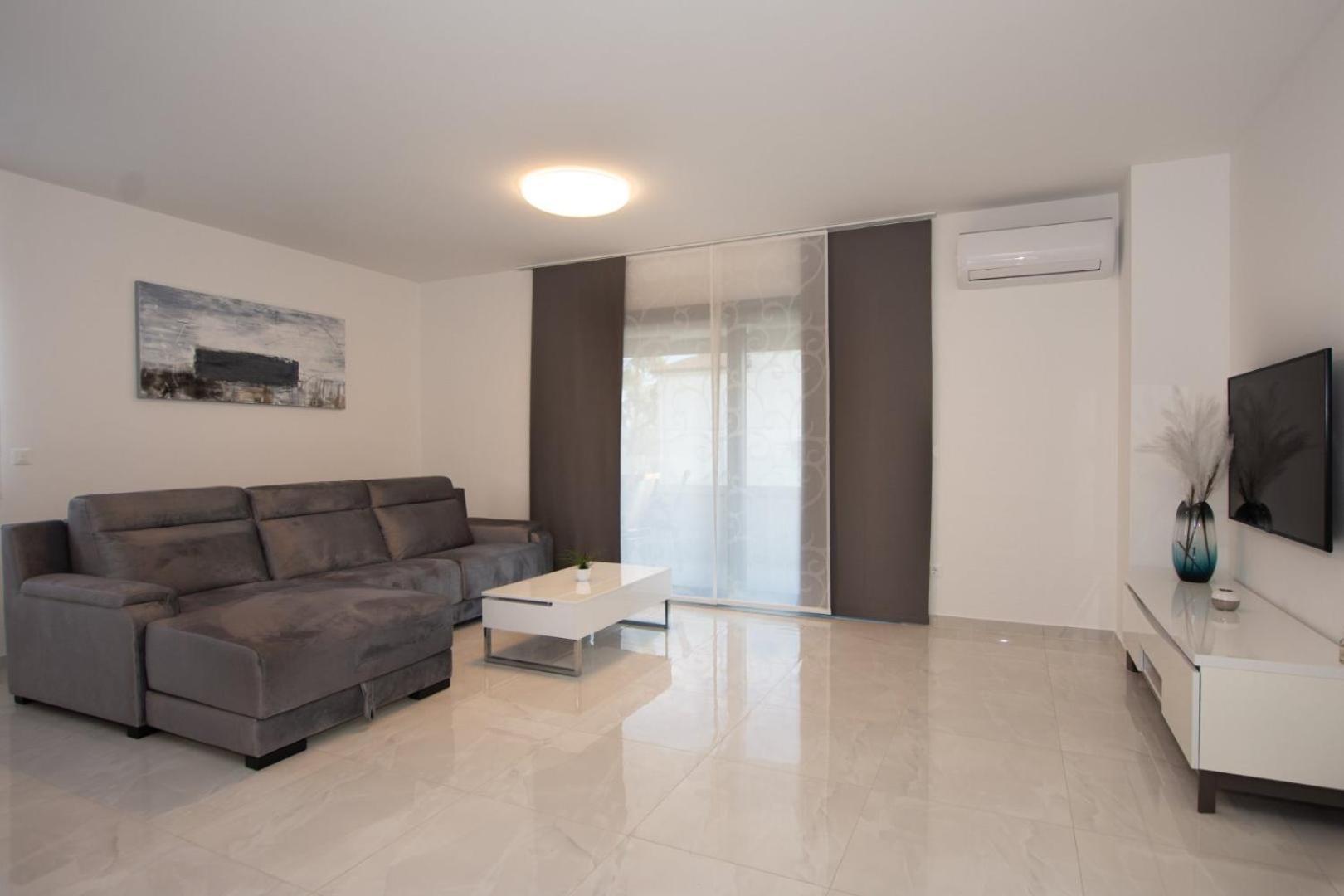 Villa Stella - Crowonder Luxury Rent Turanj Buitenkant foto